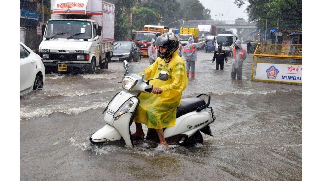 Pics of Mumbai Flood